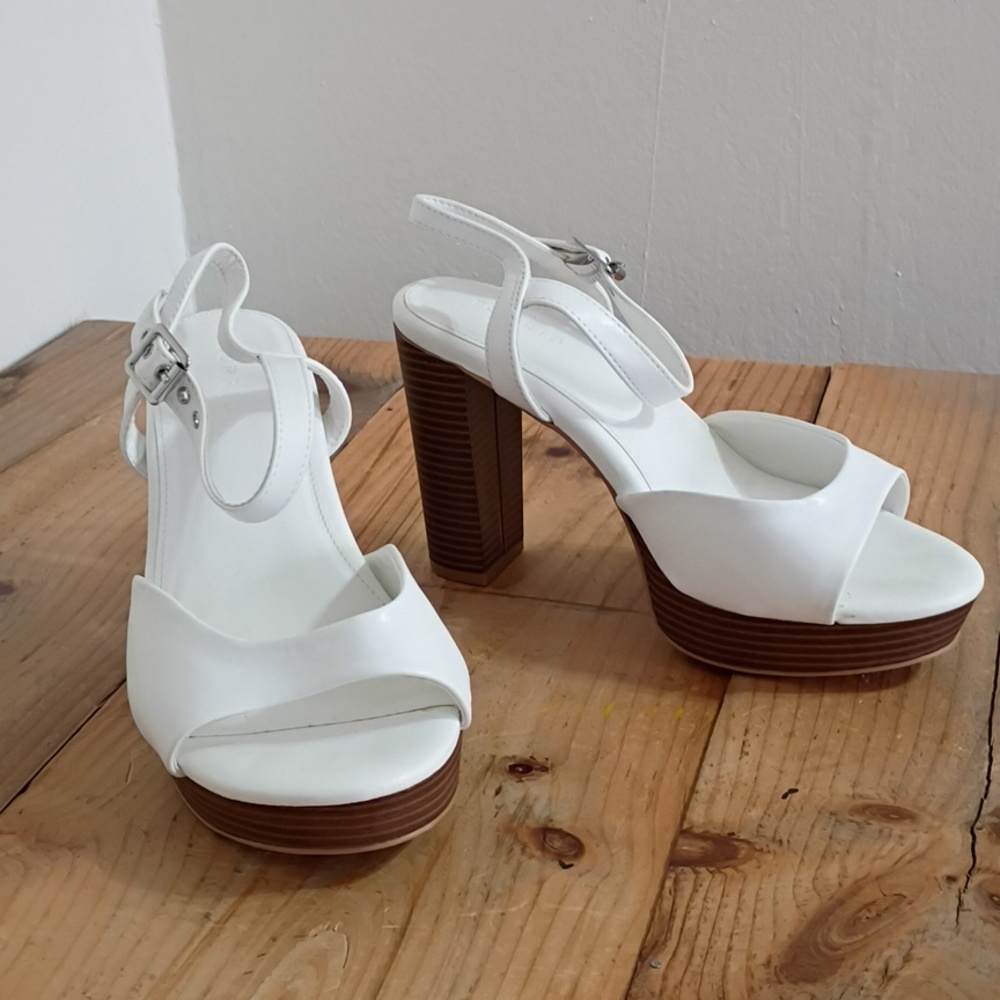 Torrid White Wide Width Dual Strap 5" Platform Heel Sandal Size 10.5 WW NEW